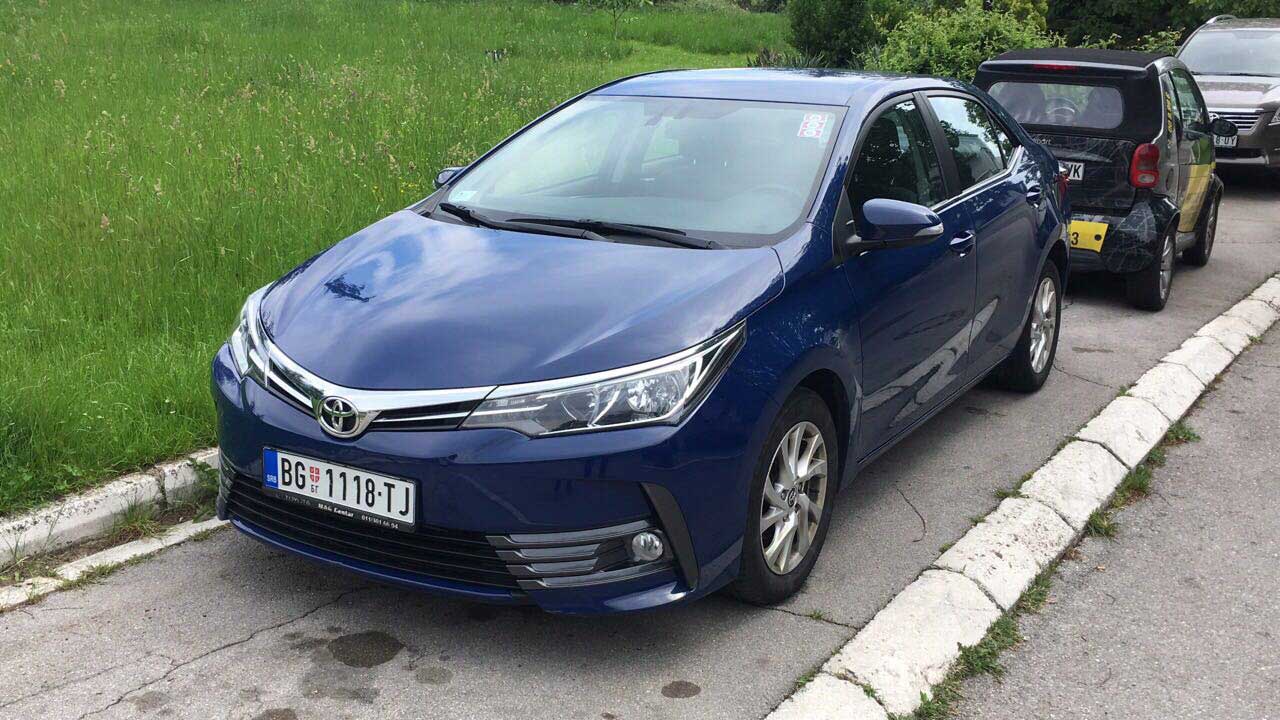 Toyota Corolla 16 automatic Front Easy Rent A Car Beograd